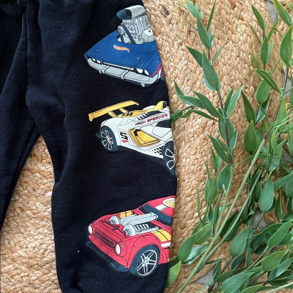 Zara Like new Hot wheels Black Logo Boxy Relaxed Sweatpants. Size 3-4T - Picture 3 of 4
